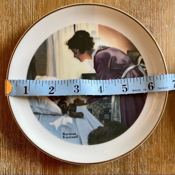 NORMAN ROCKWELL Collectors Plate "Mother's Love" - Picture 3 of 3